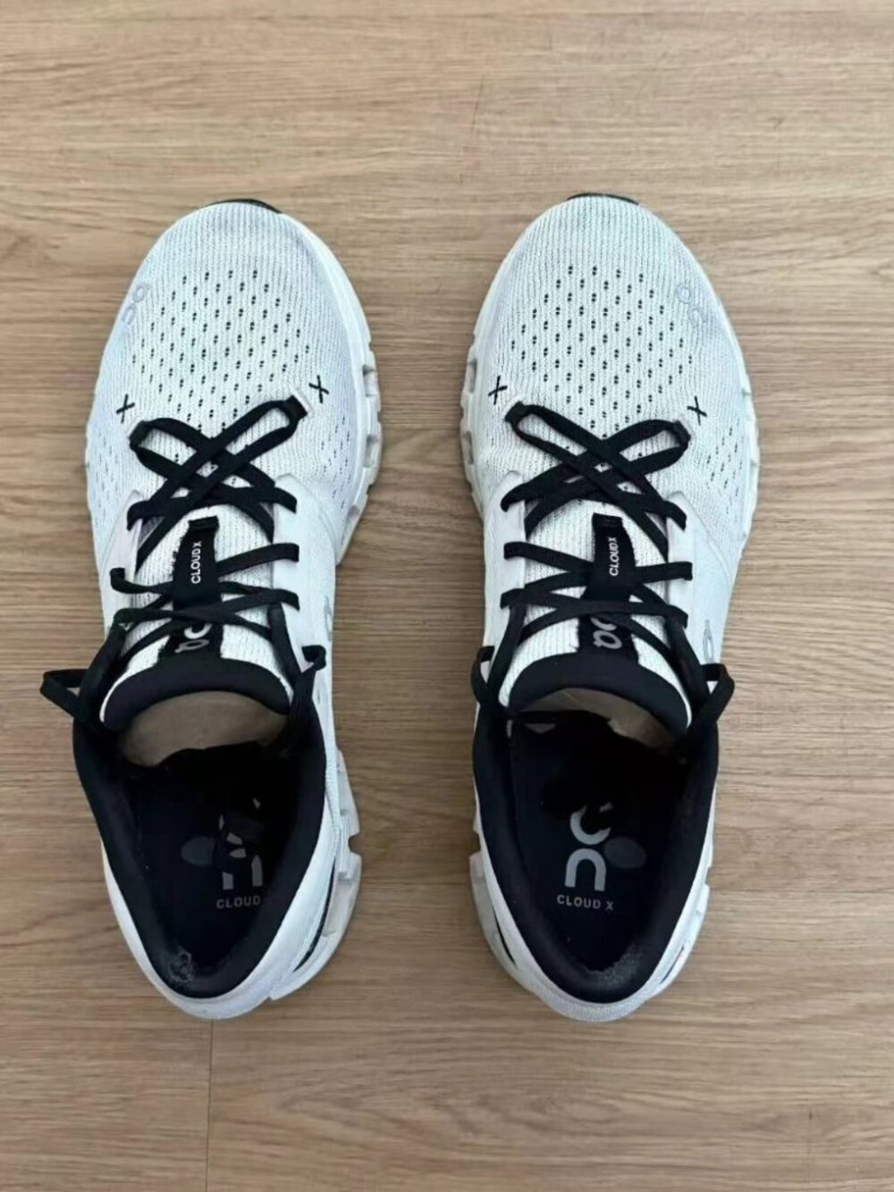 On Running Cloud X Running Shoes White/Black US 8